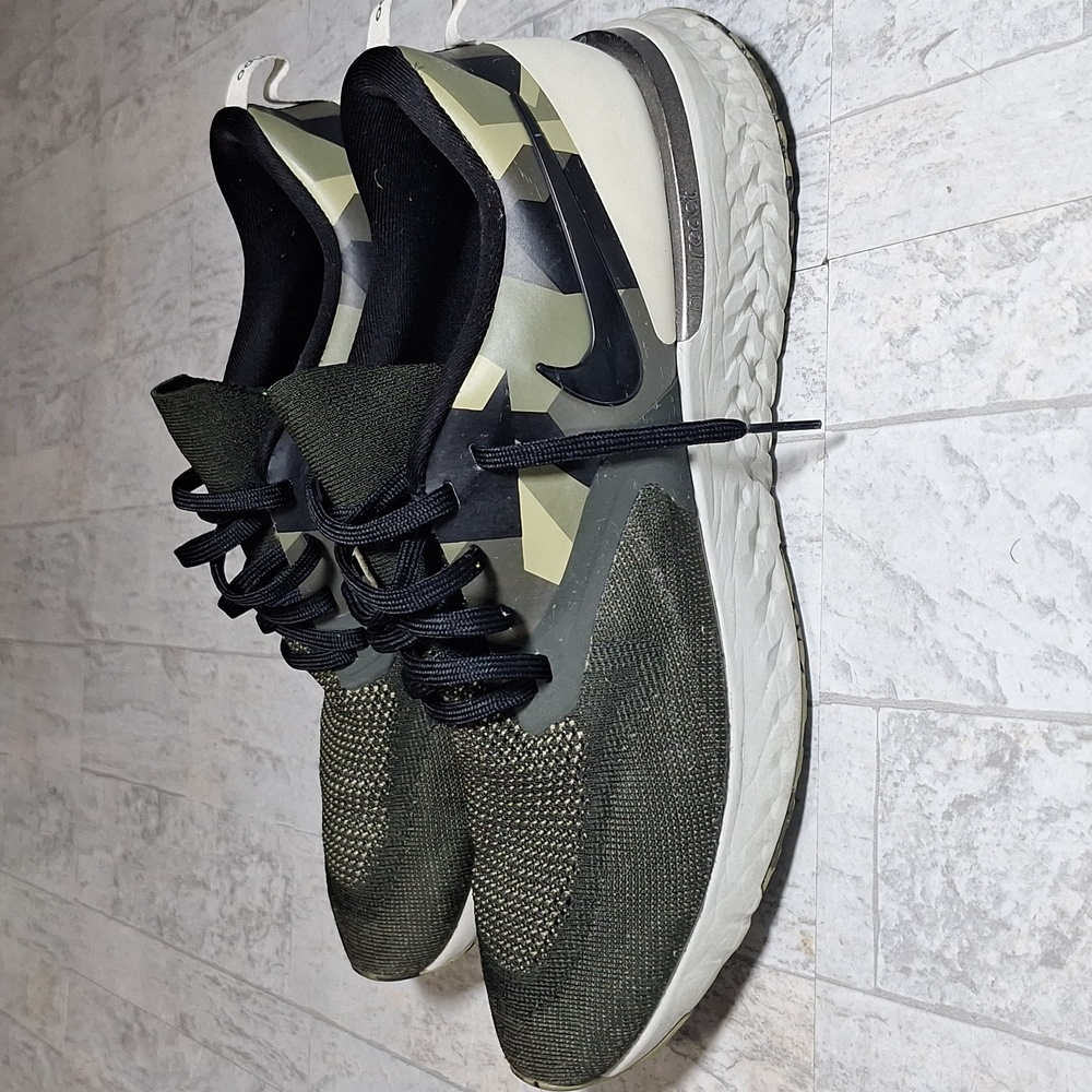 Nike Odyssey Flyknit React - image 3